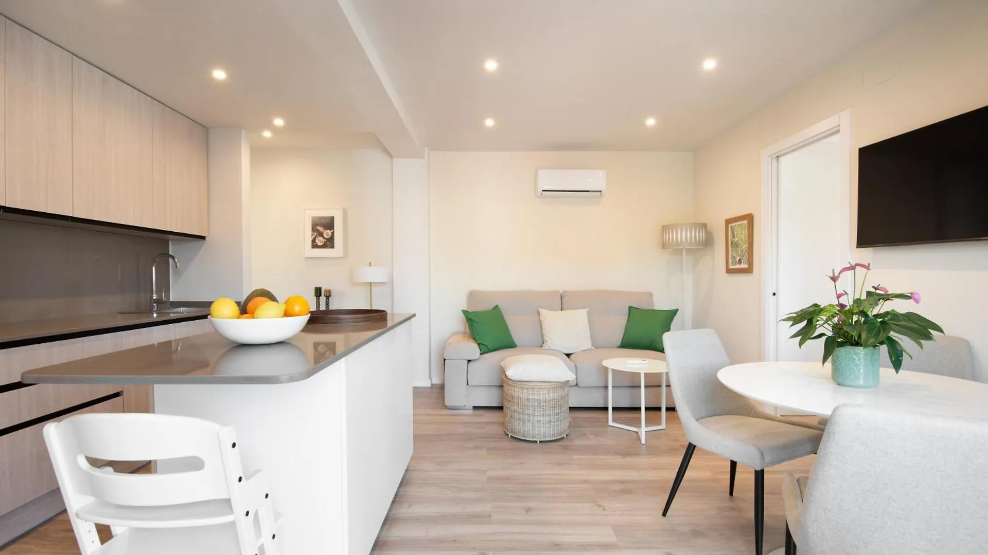 Wintowinrentals Centro Urbano Con Encanto En Malaga contacts